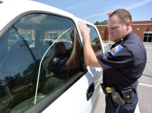 Car lockout service provide by the police